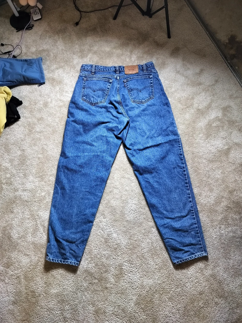 Levi's 560 Men's Medium Blue Relaxed Fit Jeans